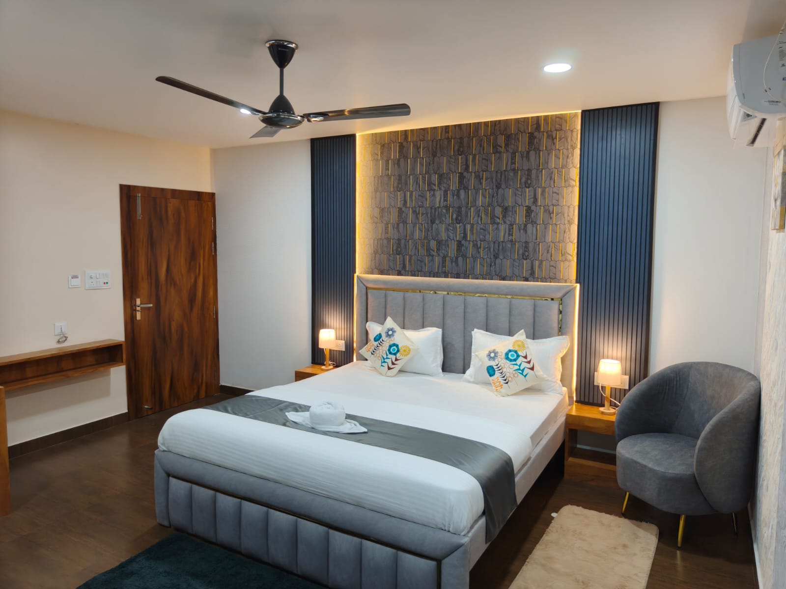 Comfortable room at Majestic Inn, Garchuk